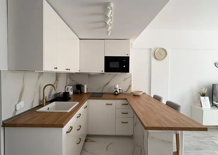 Palm Breeze Retreat - La Caleta Apartment *