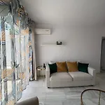 Palm Breeze Retreat - La Caleta Апартаменты *