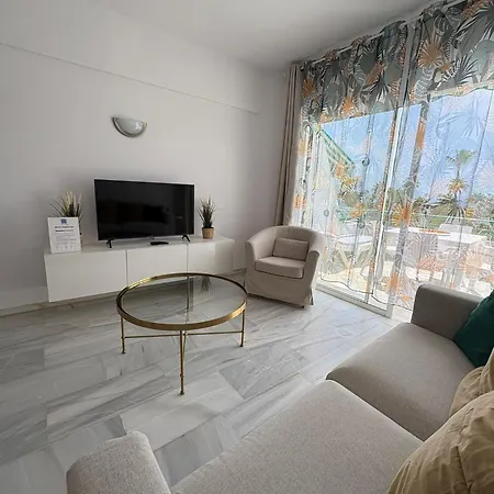Palm Breeze Retreat - La Caleta アデヘ